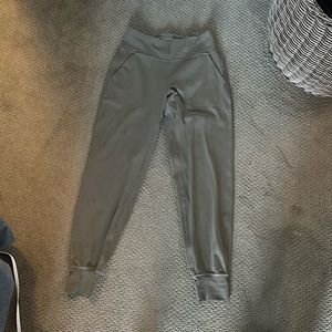Lululemon High Rise Align Jogger (full length) size 8